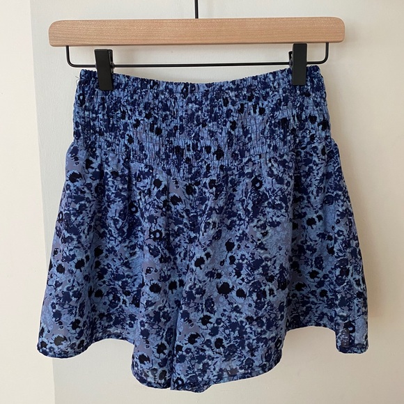 Converse One Star Floral Shorts/Skirt in Blue - Picture 6 of 9